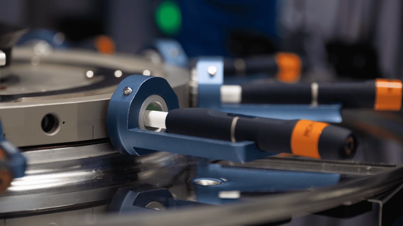 Smoking machine with a set of THS devices